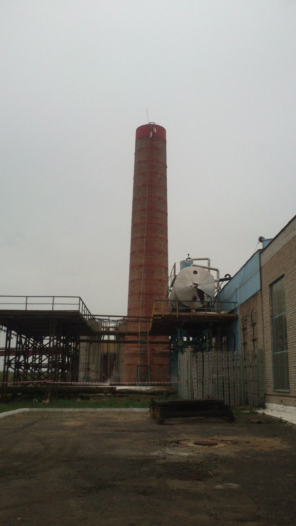 Демонтаж кирпичной дымовой трубы H-45 м, Смоленск